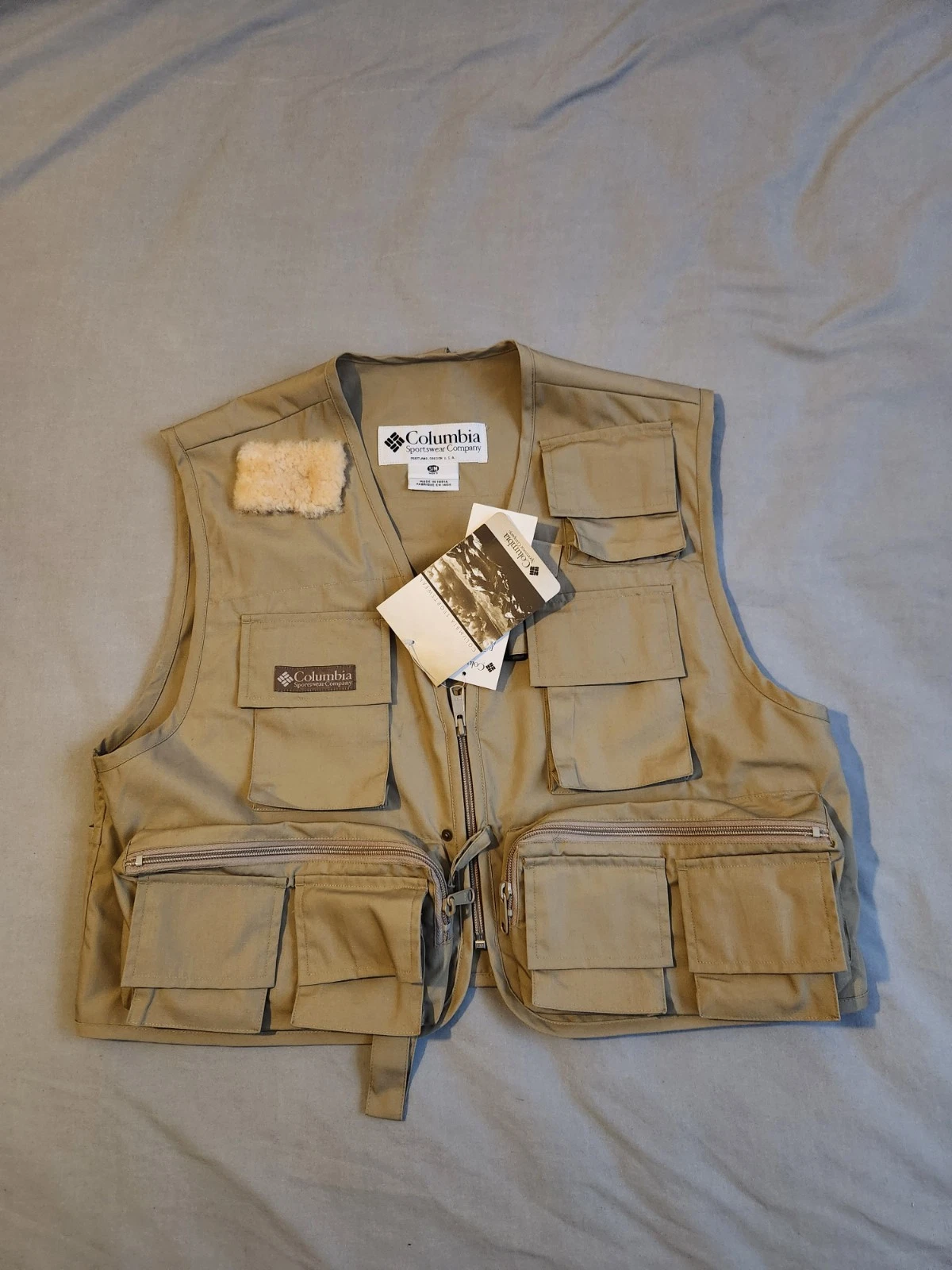 Columbia Lufkin Flats Fly Fishing Vest Mens Size Small Beige Outdoors Hiking NWT