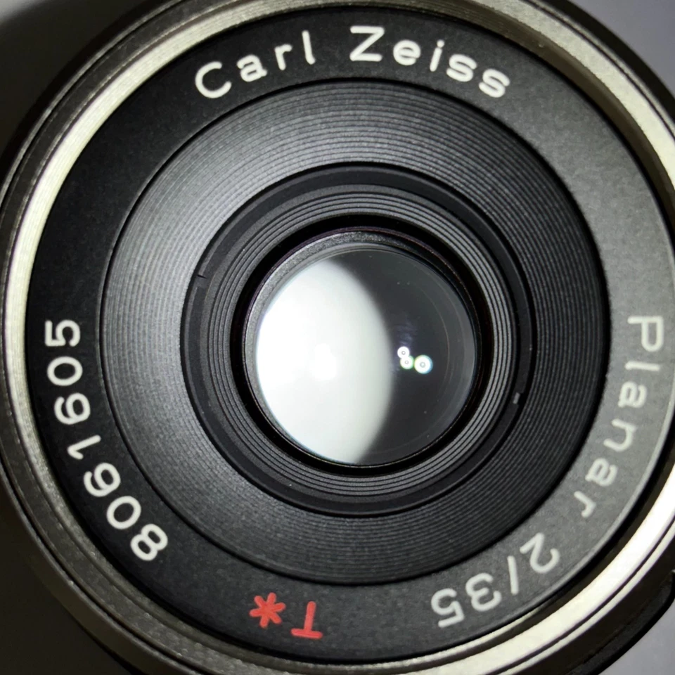 CONTAX Carl Zeiss Planar F2 35mm Camera Lens From Japan - Image 4 of 4