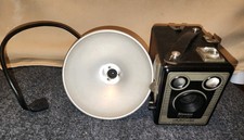 Vtg 1950's Kodak Brownie 620 Camera Model D-W/Flash Contacts, Made in England