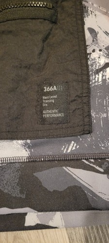 Boy's Athletic Camo Pullover Hoodie With Front Pocket Size 10/12 - Picture 5 of 12
