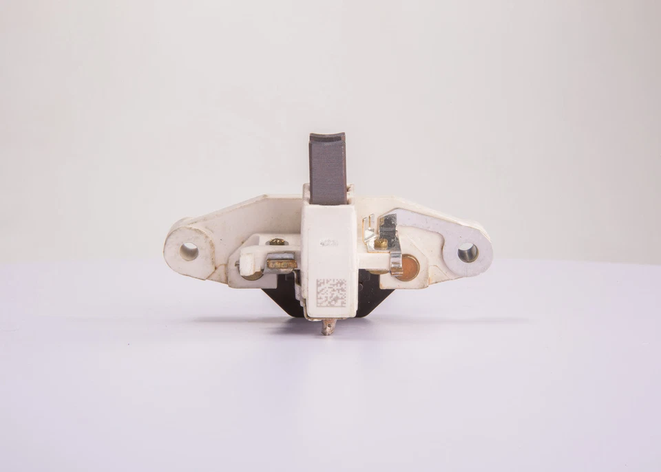 REGULADOR ALTERNADOR 1 197 311 028 PARA OPEL CORSA/TR/Hatchback/B/Van KADETT 1.2L Foto 2 de 4