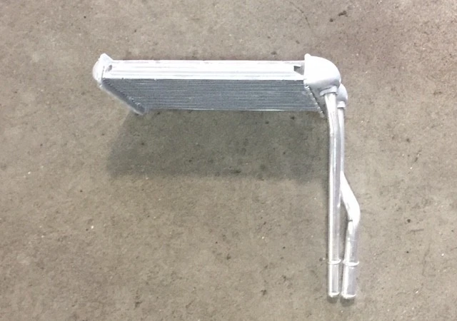 SE ADAPTA A 1995-1999 BUICK OLDSMOBILE RIVIERA AURORA CORE HTR 52472942 - NUEVO OEM Foto 3 de 4