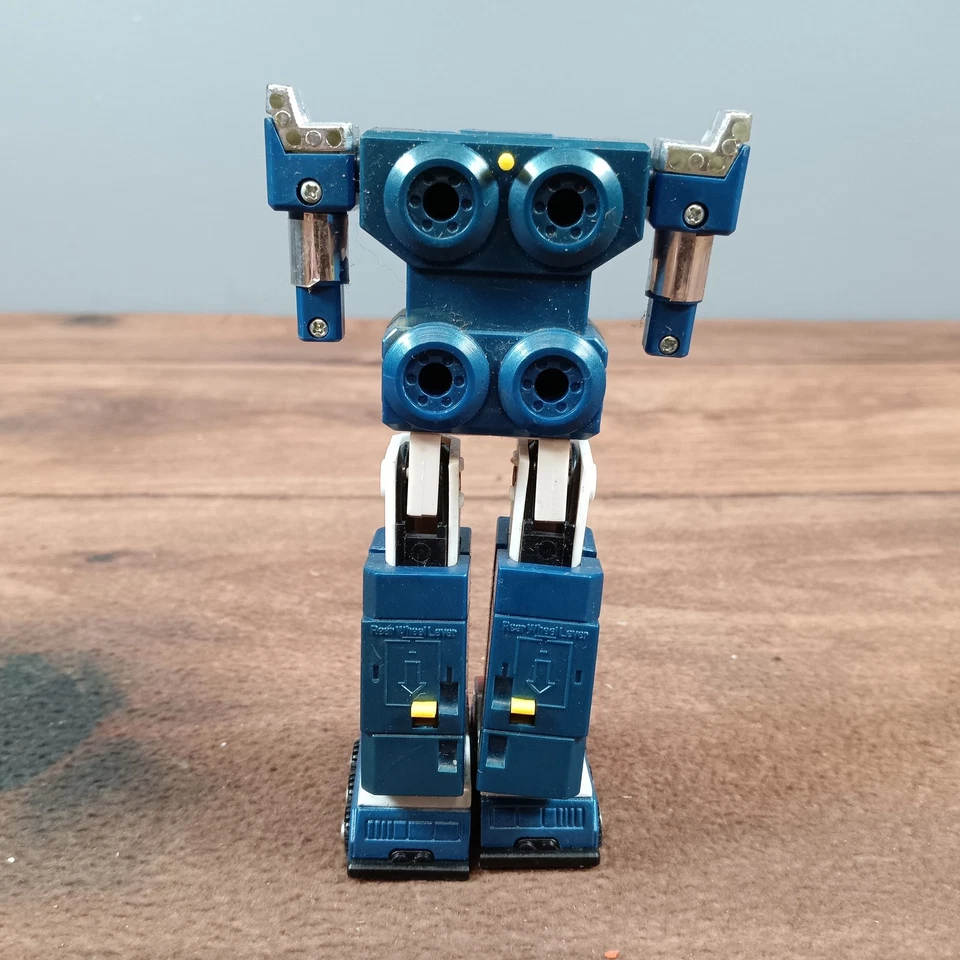 Popy Chogokin Action Figure GB97 Robot Dyna No Head Red Blue Transforming Sentai - Image 4 of 4