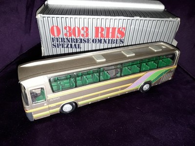 Conrad 1/40 mint Mercedes-Benz Fernreiseomnibus O 303 RHS mit Originalverpackung