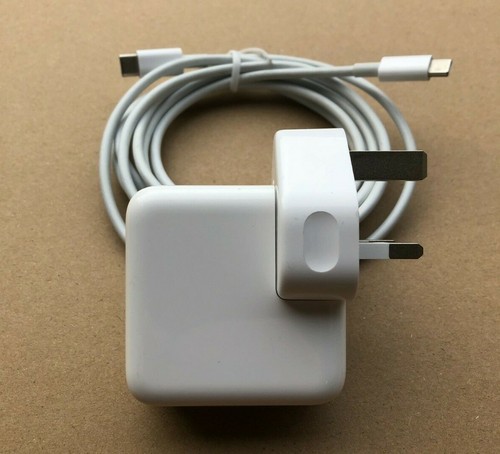 Genuine Apple 30W USB-C Macbook Pro & Air Power Adapter Charger With Cable - Afbeelding 1 van 4