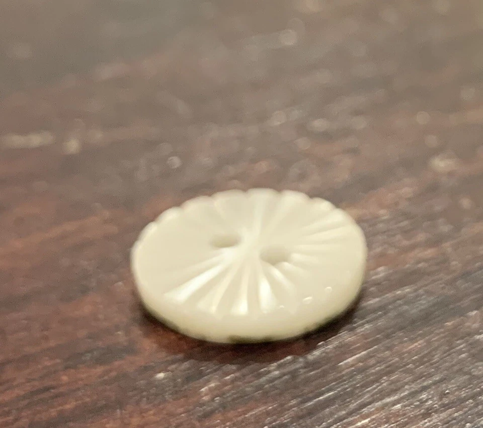 6 X White / Frosted Pearl Finish Ivory Shell 2 Hole Round Shirt Button Star 15mm - Image 3 of 4