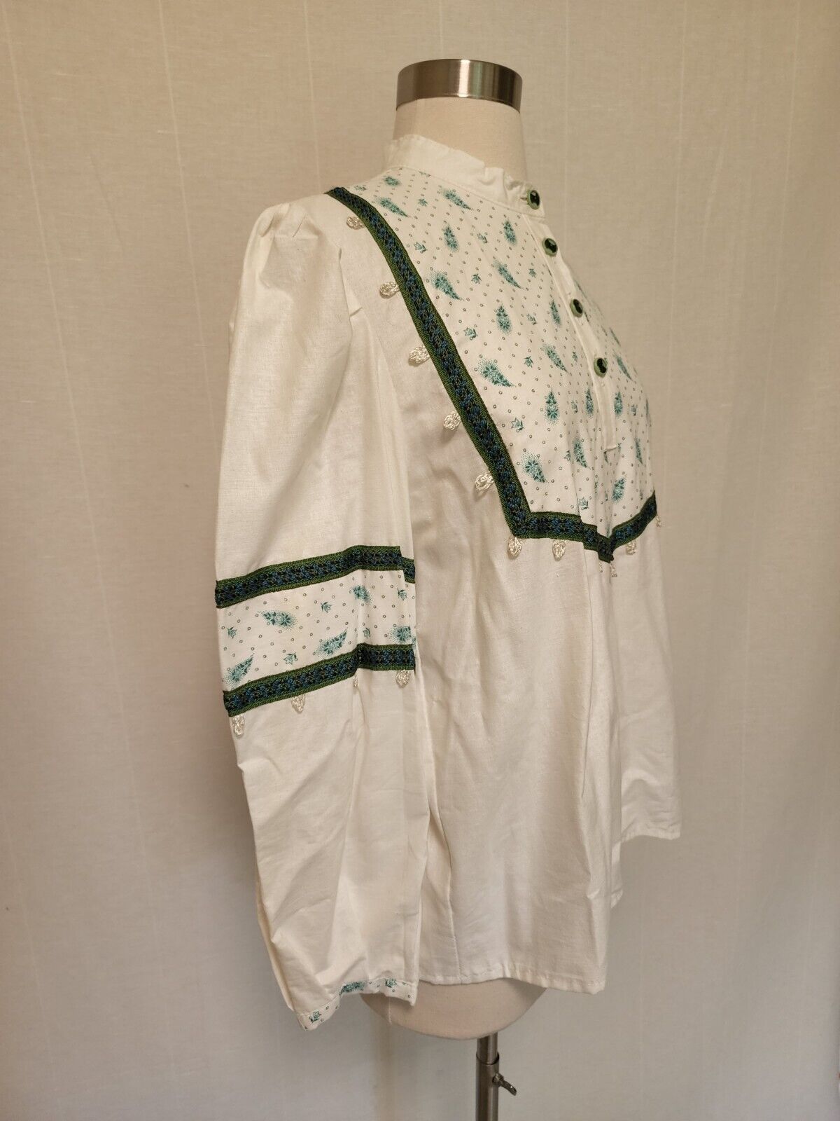 Vintage Womens Hungarian Folk Shirt White with Gr… - image 3