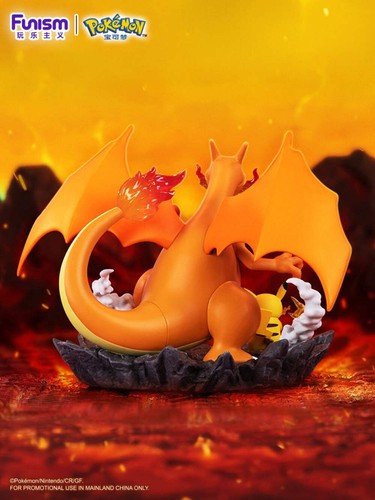 FUNISM Medium-Sized Partner Series Figurine - Pikachu & Charizard Diorama Figure - Picture 3 of 4