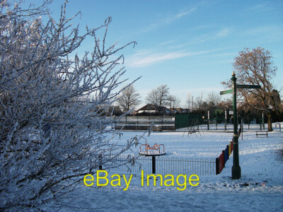 Foto 6x4 Spielplatz, High Crompton Park Shaw Heute nicht viel Aktivität. br c2010