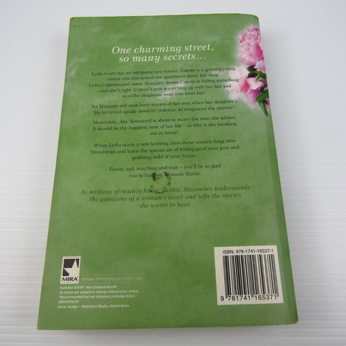 3x Debbie Macomber Large Paperback Novels: Hannah's List + A Turn in the Bend - Picture 13 of 21