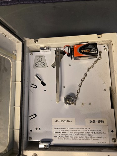 R19-44 Chart Recorder - Picture 3 of 16