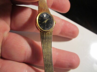 VINTAGE CITIZEN LADIES' WATCH QUARTZ  FITS UP TO 7'' WRIST BLACK DIAL  - BBA33A