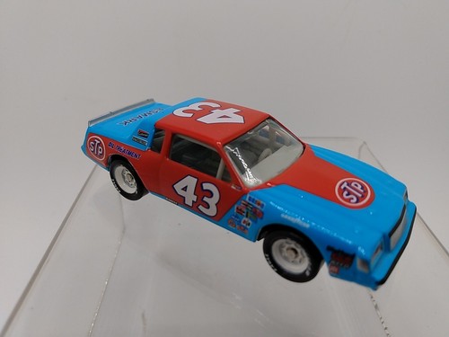 Winner's Circle 1/64 2009 Richard Petty Heritage Collection 1981 Buick Regal #43 - Imagen 7 de 9