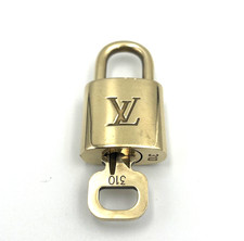 LOUIS VUITTON Padlock Key Set R10000 Random Numbers Polished Authentic