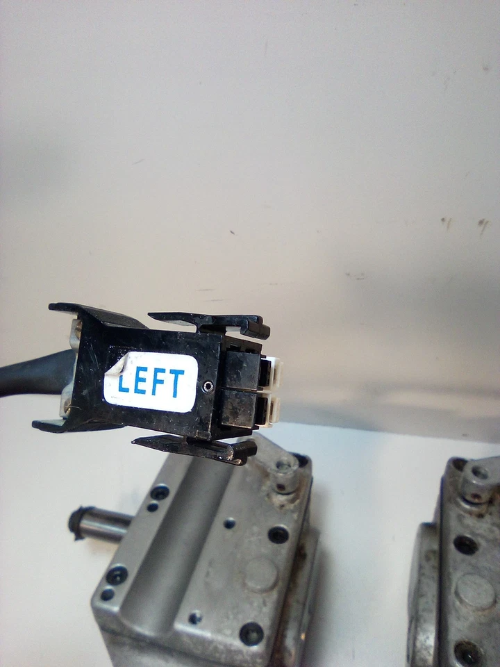 Motores para silla eléctrica Invacare Pronto izquierda y derecha 1106490 y 1106491 PM1 Foto 2 de 4