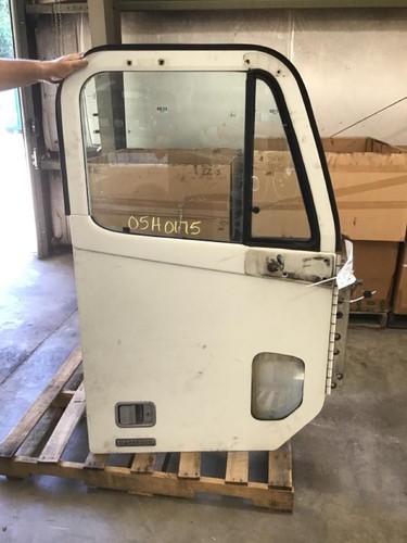 For 2005 FREIGHTLINER CENTURY 120 1996-2010 DOOR ASSEMBLY Right , MD