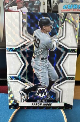 2022 Panini Mosaic - Aaron Judge #172 White Mosaic Prizm /25