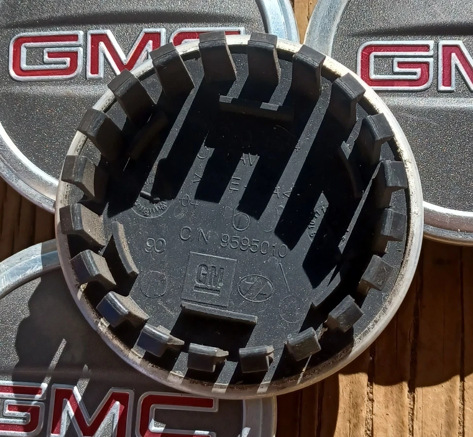 Комплект из 4 центральных колпаков GMC Acadia, серый, 2010–2017 гг., номер детали 9595010 - Изображение 3 из 3