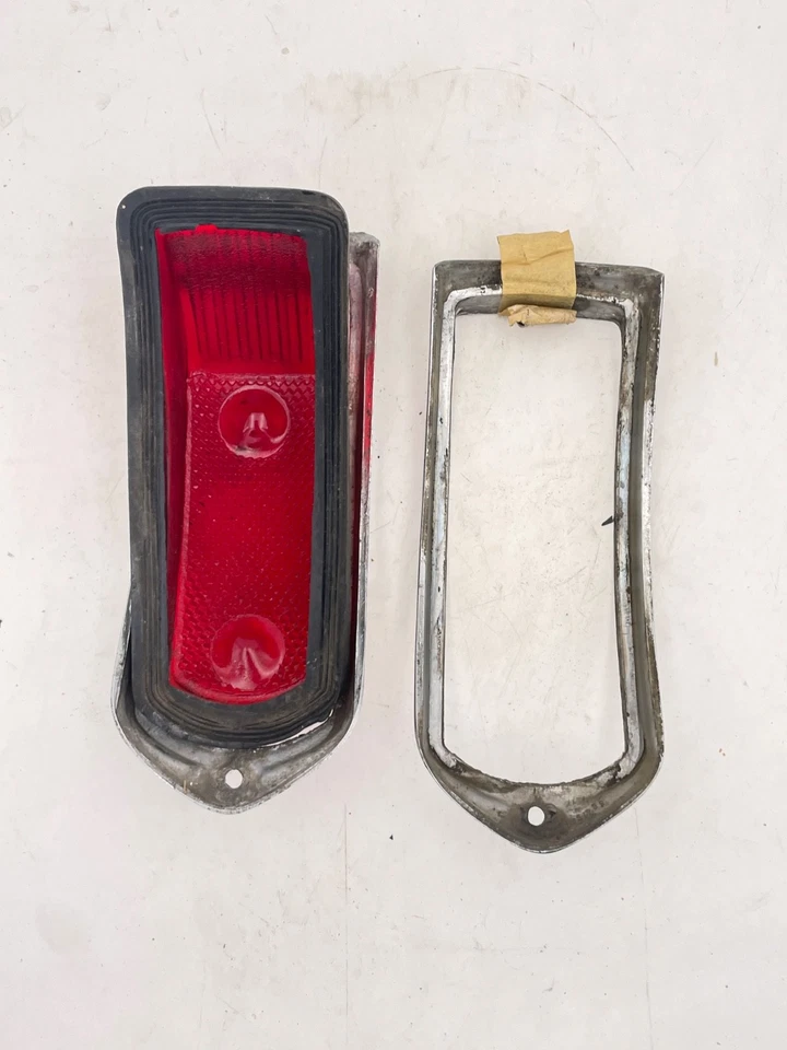 Cadillac 1941 biseles de luz trasera y lente de vidrio Foto 2 de 2