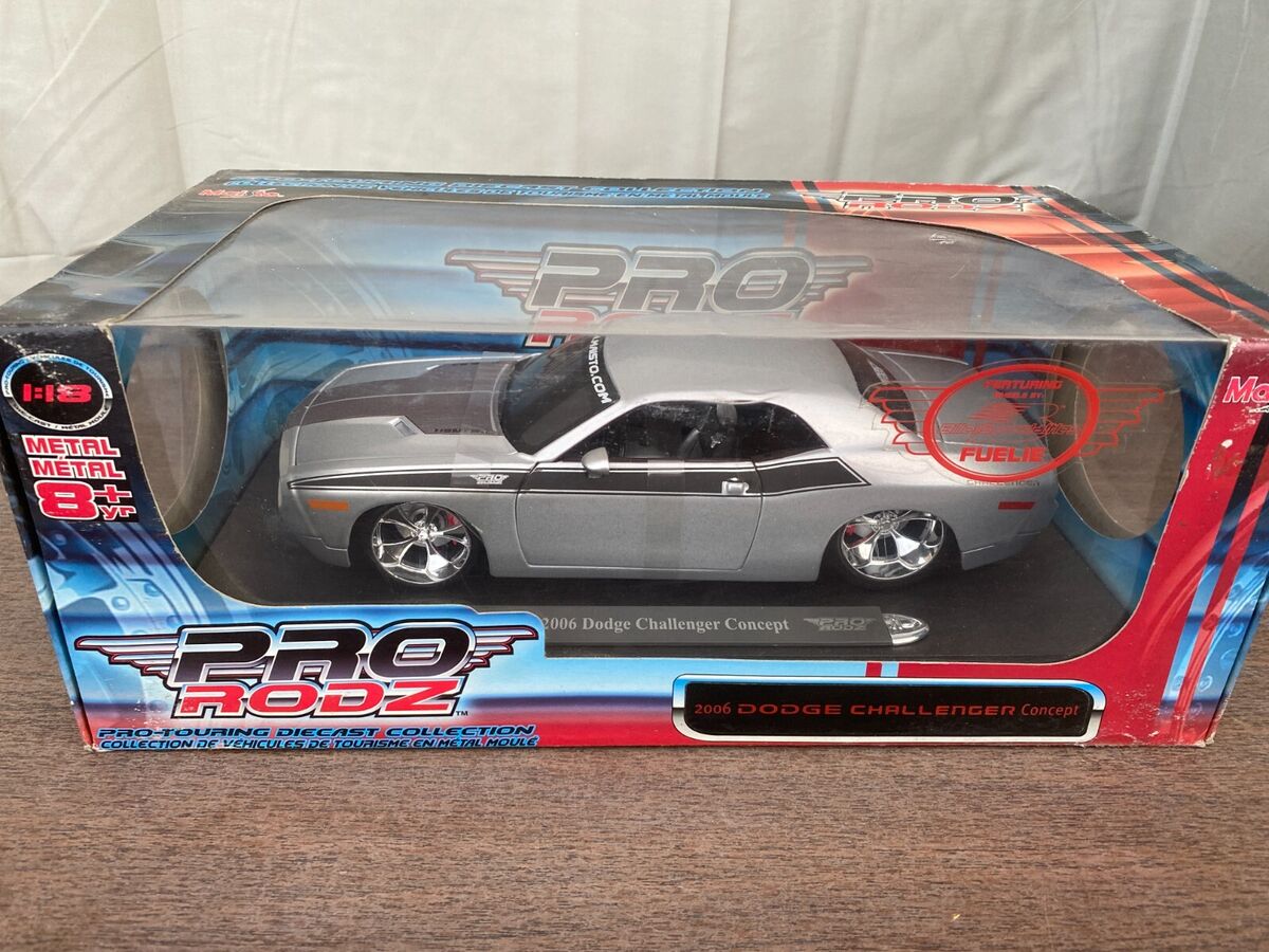 1/18 SCALE 2006 DODGE CHALLENGER CONCEPT - SILVER BY MAISTO