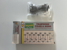 VINTAGE LOT TRAIN SCAPE HO SCALE TELEPHONES POLES, SIGNS LITTLE PEOPLE ANIMALS