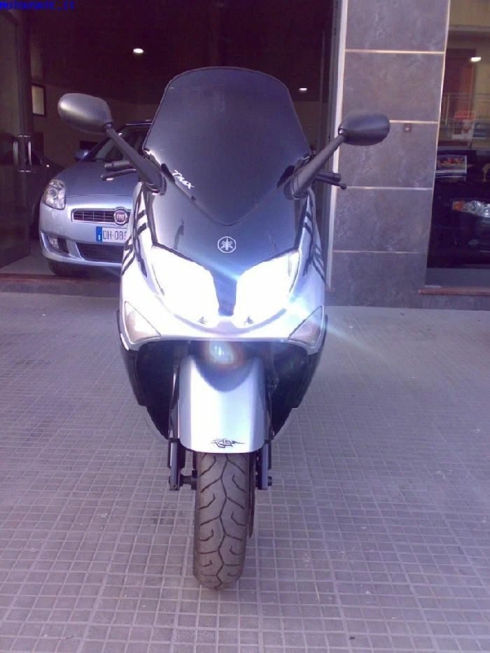 LAMPADE LED MOTO H7 + H4 BI-LED x YAMAHA TMAX T-MAX ABBAGLIANTE + ANABBAGLIANTE - Immagine 2 di 4