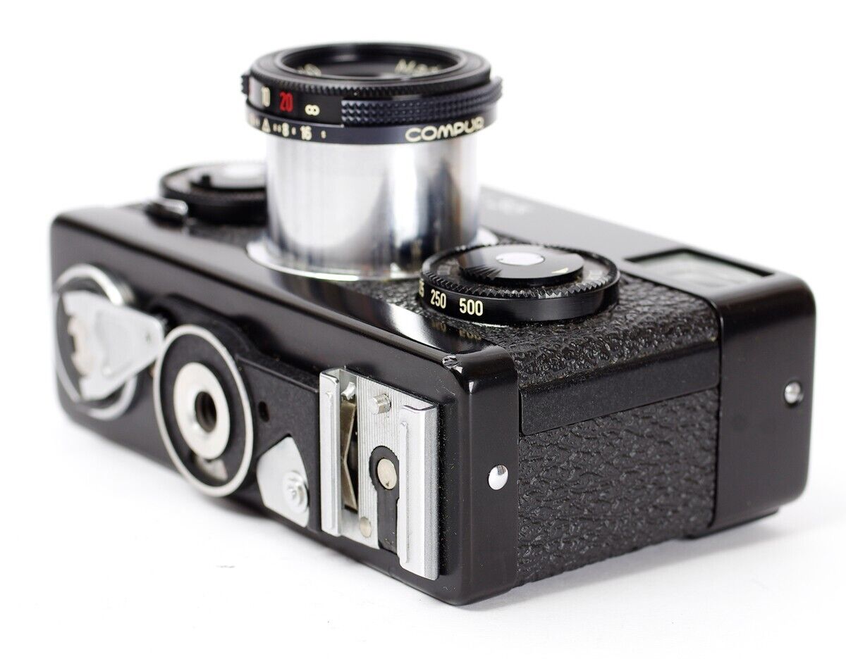 Rollei 35 Black with Tessar 3.5/40mm Made by Rollei Rollei 35 Black with Tessar 3.5/40mm Made by Rollei