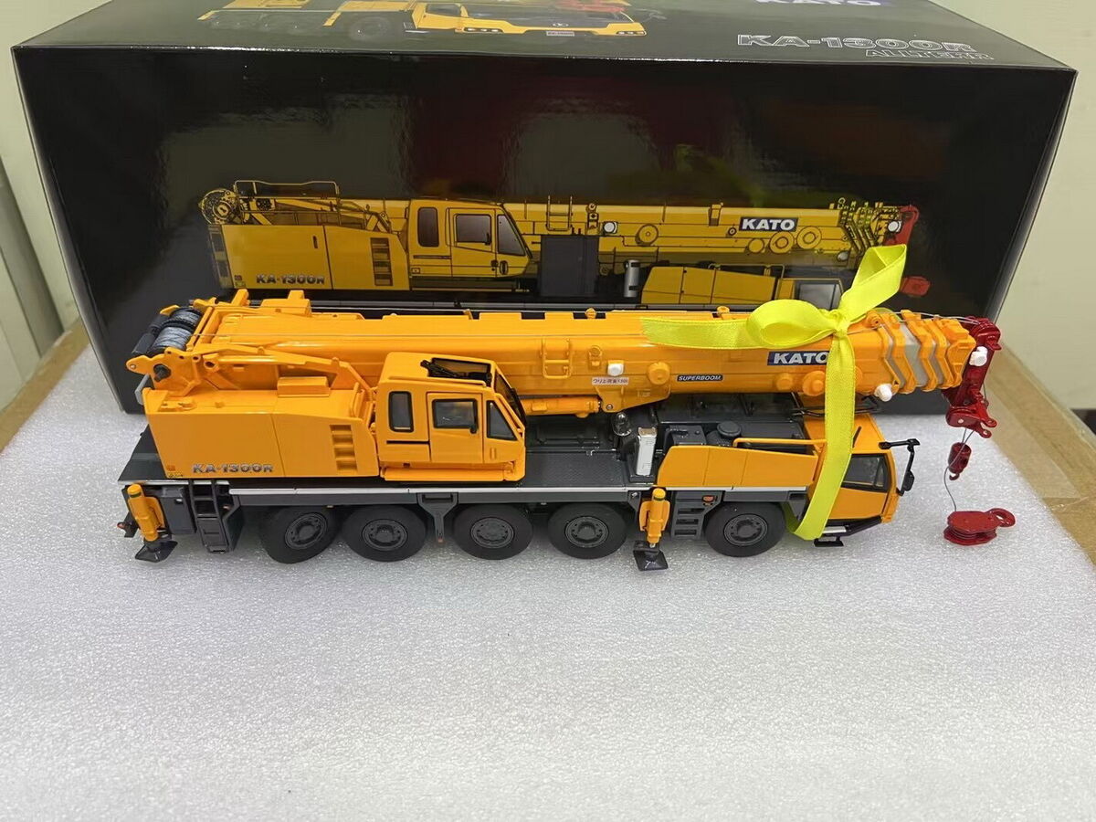 1/50 KATO KA-1300R Automobile Crane Engineering Mechanical