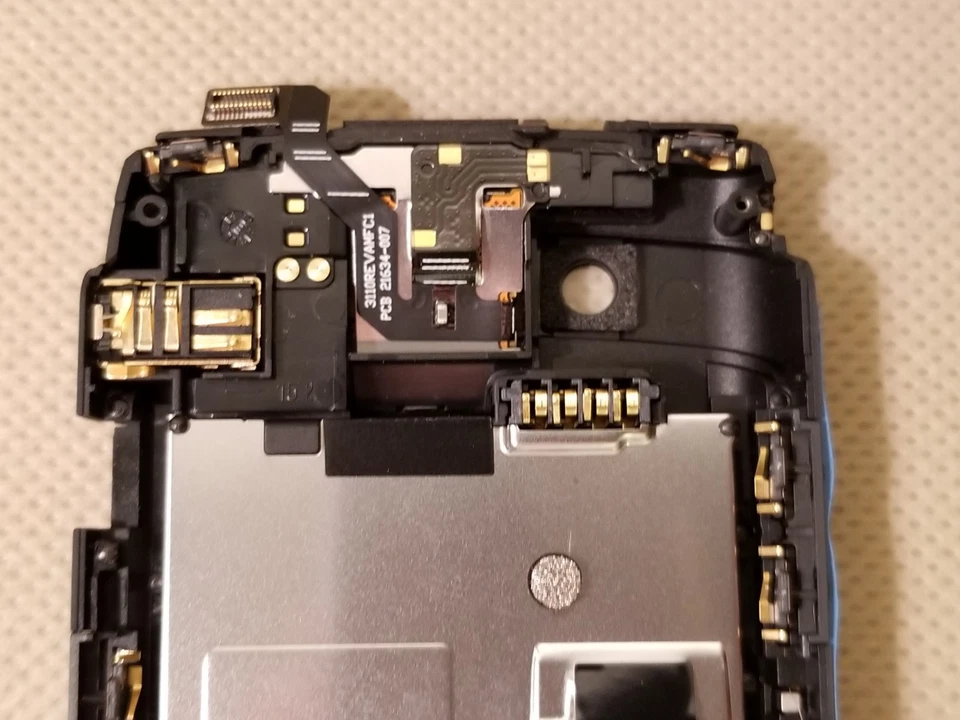 Nuevo Blackberry OEM Marco Medio Placa Trasera Auriculares Conector Botones para BOLD 9780 Foto 4 de 4