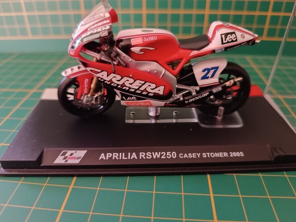 MOTO GP  1/24 - APRILIA RSW250 CASEY STONER  2005