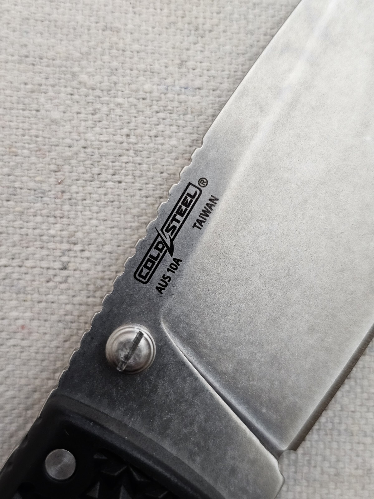 Cold Steel Large Voyager TriadLockback Folding Pocket Knife Drop Point