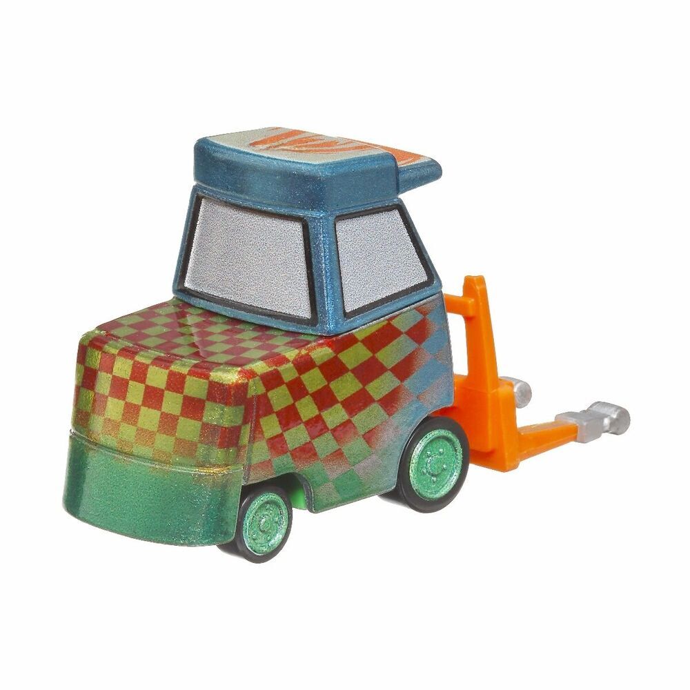 Disney Pixar Cars On the Road Claire Gunz'er Haul Em' Haynes HLH66