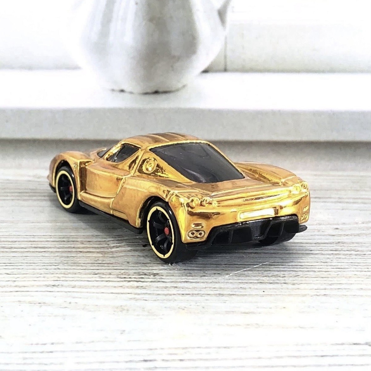 Hot Wheels Enzo Ferrari 60周年記念モデル Hot Wheels 60th Anniversary ENZO FERRARI 1/18 Scale Die-cast