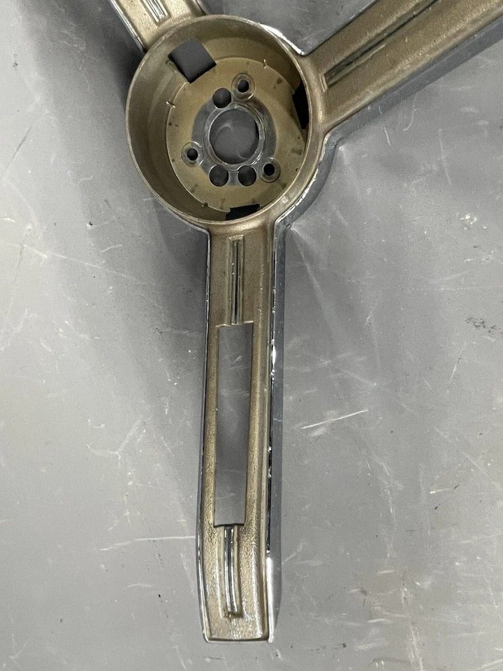 Chevy Camaro Impala SS 1967 Deluxe volante bocina botón anillo central 67 OE Foto 4 de 4