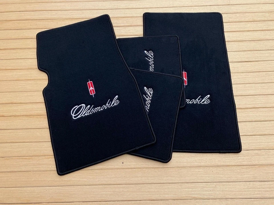 Alfombra alfombrilla negra apta para Oldsmobile Omega sedán cupé 4 piezas 1974-79 Foto 3 de 3