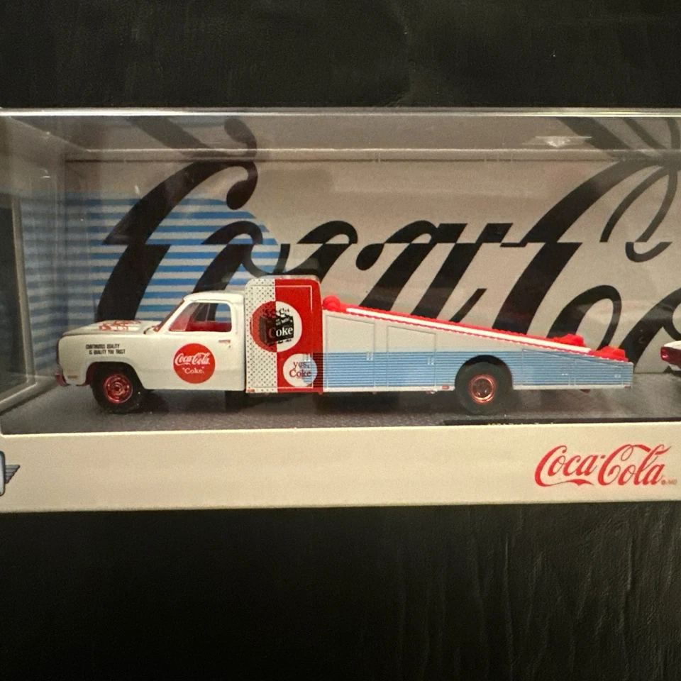M2 Machines Chase. COCA-COLA 1974 Dodge Truck & 1971 Dodge Charger Custom - Image 3 of 4
