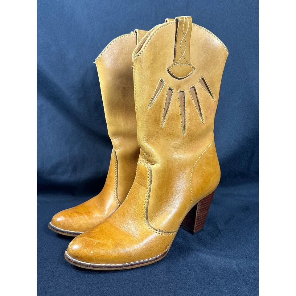 Par de botas occidentales de cuero 7B vintage “The Wild Pair” para dama hechas en Brasil Foto 2 de 4