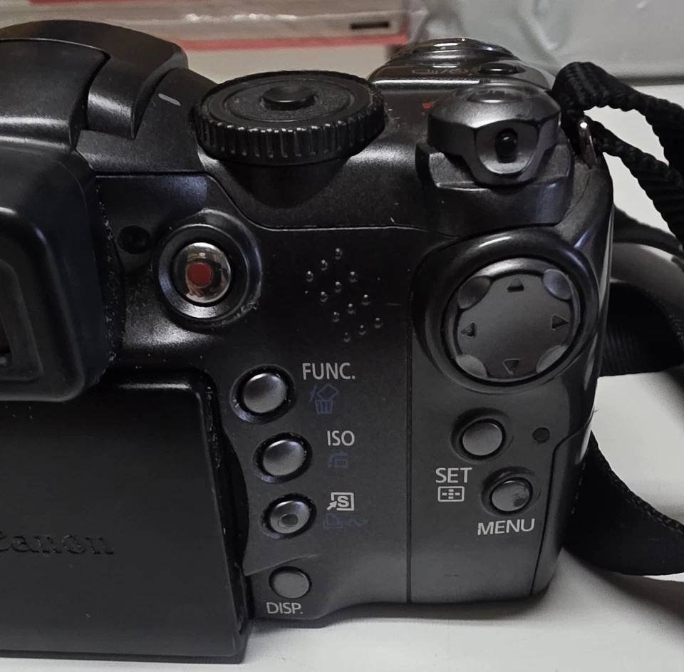 Canon PowerShot S3 IS 6.0MP Digital Camera Powers On LCD Works Sold As Is Parts - Image 3 of 4