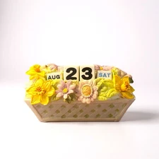 Russ Berrie & Co Date Display In Flower Box