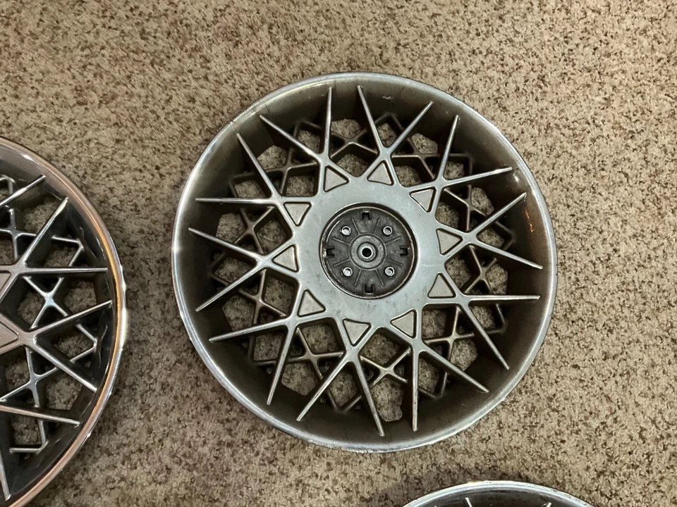 Tapacubos Ford Crown Victoria 1998 1999 2000 2001 16" como está (4) Foto 3 de 4