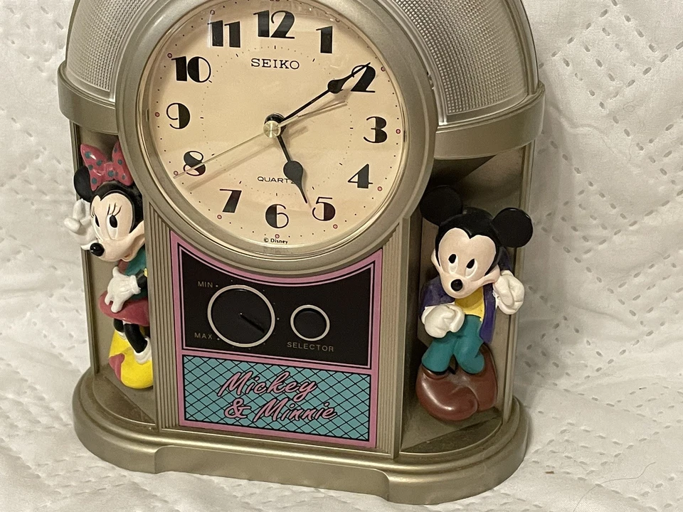Vintage Seiko Mickey & Minnie Disney Relógio de Quartzo Despertador Colecionável Anos 80 Leia - Imagem 2 de 4