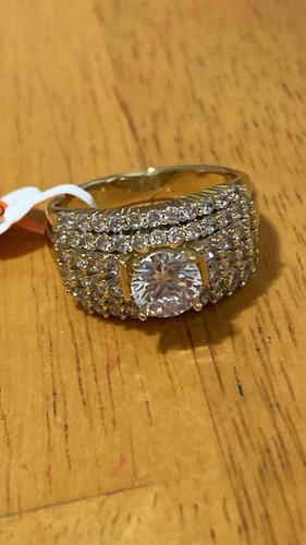 Damen Zirkonia Ring, Größe 11, neu, unglaublich funkelnd