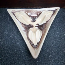 Large Vintage Triangle Ashtray California Pottery 831 Cream Beige Drip L22231