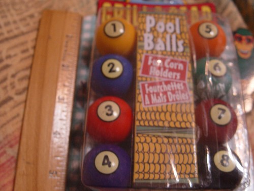 GRILLA GEAR Pool Balls Corn On The Cob Holders Set of 8 Pieces - Picture 3 of 3