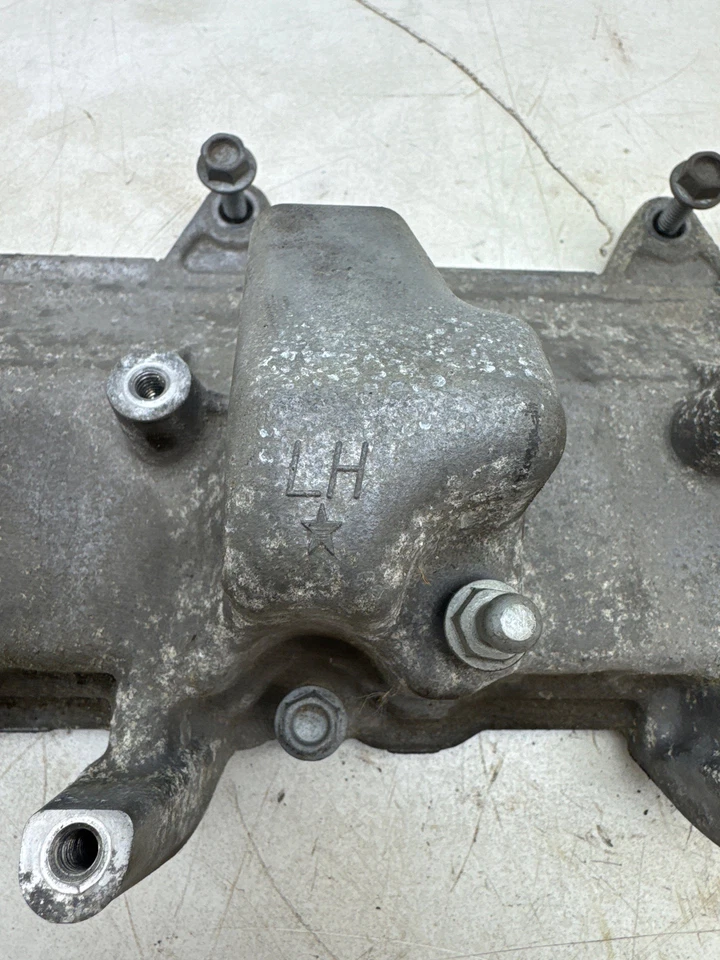 Cubierta válvula izquierda 6,2 L GMC YUKON 15 16 17 18 19 Foto 3 de 4