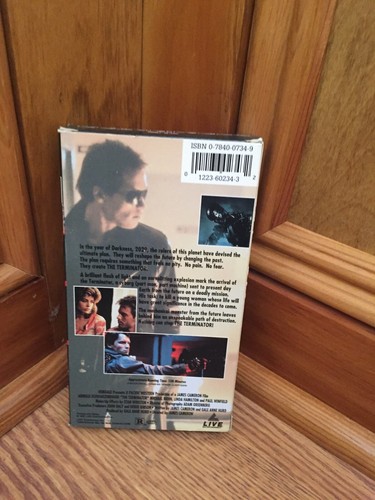 THE TERMINATOR ARNOLD SCHWARZENGGER - Picture 2 of 2