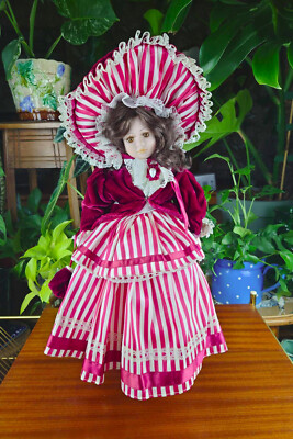 Vintage Poupée en Porcelaine Poupée Fille Avec Vêtements