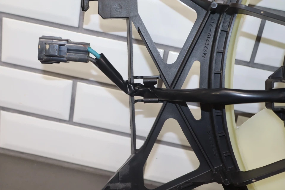 09-18 Ram 2500 4ta Generación 6.4L Ventilador Eléctrico (Probado) 268000-9013 Foto 3 de 4