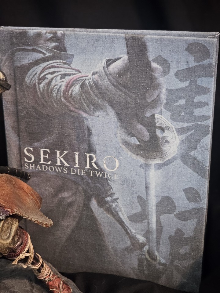 Sekiro Collector's Edition Statue, Letter Opener, Coins, XB1 PS4 Open