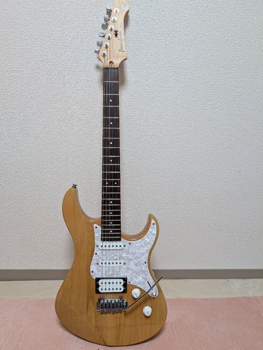 YAMAHA Pacifica 604W